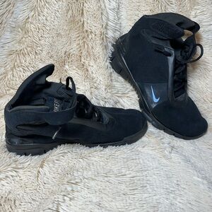 Women’s Nike Free TM Hightop Lightweight Black Sneakers Size US 9